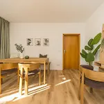 Lehastays - Buckau 13 I Kueche I Wlan I Smarttv I Innenhof *