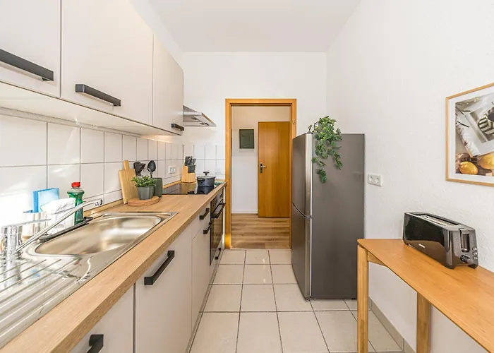 Lehastays - Buckau 13 I Kueche I Wlan I Smarttv I Innenhof *